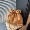 Bolsa Saco de Couro de Alta Qualidade Estilo Coreano para Mulheres, Novo Modelo Primavera 2026, Bolsa de Ombro ou Axila Cor Sólida, Bolsa de Mão, Bolsa de Nicho para o Dia a Dia