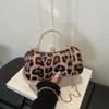 2026 Bolso Cruzado Pequeño Cuadrado con Cadena Estilo Retro Elegante Estampado de Leopardo Nuevo Diseño de Candado Tendencia Estilo Francés