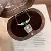 Producto de transmisión en vivo: Colgante de jade con nebulosa de agua, totalmente engastado con diamantes, piedra lunar gris, collar ligero de lujo, que irradia un ambiente de alta gama y elegancia, una cadena para la clavícula