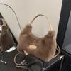 Bolso de mano de felpa de comercio exterior para mujer, nueva colección otoño/invierno 2026, bolso de hombro, bolso cruzado, moderno y popular para el día a día