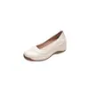 Sapatos de Plataforma Slip-on com Solado Grosso para Mulheres Couro Macio Bico Redondo Fácil de Calçar Novo Estilo Outono Casual Saltos Altos Sapatos Pequenos de Couro