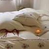 Flores vintage~ Juego de cuatro piezas bordado de algodón y lino, absorbente de sudor y transpirable, sábana y funda de edredón de algodón y lino puro para ropa de cama del dormitorio principal
