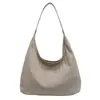 Nuevo bolso de hombro plisado de verano, simple y elegante, bolso versátil, bolso cruzado ajustable de gran capacidad estilo coreano para el día a día