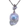 Colgante de Flor de Gardenia Multiusos de Plata de Ley S925 Transfronterizo Europeo y Americano Colgante de Perla Genuina de Agua Dulce con Forma Irregular