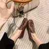Zapatos de cordones estilo británico uva para mujer, mocasines retro desgastados sucios planos, slip-on perezosos, zapatos pequeños de cuero
