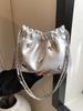 Bolsa Pequena Nova de Corrente de Verão Feminina 2024 Design de Nicho Bolsa Transversal Borboleta Bolsa de Ombro tipo Balde Pregueada com Cordão