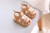 Novidade de Verão Sapatos para Bebê Menina de Um Ano, Sandálias que Fazem Barulho, Sapatos Fechados macios para Crianças Pequenas, Estilo Princesa