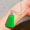 Colgante de Ágata Crisoprasa Imperial Verde de Alta Calidad con Cadena Incluida