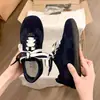 2026 Nuevos Zapatos de Entrenamiento Alemanes para Mujer Cómodos de Suela Plana Casual Deportivos Versátiles Zapatos Individuales Zapatos de Tabla Práctica de Conducción Zapatos Blancos Zapatos de Mujer