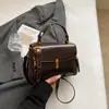 Bolsa Satchel Retrô Pequena Quadrada Feminina 2025 Nova Tendência Outono e Inverno Moda Coreana Design de Nicho Bolsa de Ombro Transversal