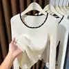 Top de punto de otoño de color contrastante con base de encaje para mujer, nueva prenda interior, suéter de canalé con cuello redondo bajo, se puede usar por fuera