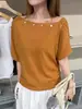 Camiseta de Verano de Alta Gama 26, de Hombros Descubiertos y un Hombro, Manga Corta para Mujer, Top de Verano que Ceñe la Cintura y Adelgaza, con Decoración de Botones de Concha, Top Versátil