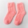 Amazon Mulheres Pantufas Meias Fofas Pelúcia Casa Dormir Meias Coral Fleece Meias Candy Color Meias de Cano Médio Cross Border