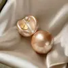 Brincos Vermelhos Cereja Festivos de Ano Novo, Modernos e Versáteis, Brincos Redondos Geométricos Que Realçam a Pele, Luxo Leve e Sensação de Alto Padrão