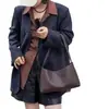 Bolsa feminina simples, novo modelo 2026, grande capacidade, adequada para o trabalho e uso casual, estilo vintage, bolsa de ombro para o dia a dia com um design de qualidade
