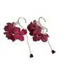 Modernos y Atmosféricos Aretes de Clip Estilo Bosque con Borlas Florales para Mujer, Frescos y Elegantes Aretes de Clip de Playa para Fotografía