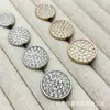 Elegantes botones metálicos totalmente de diamantes para prendas de punto de tweed, abrigos de lana, gabardinas y accesorios de piel