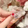Serie Camelia Estilo Nuevo Europeo y Americano Rojo Paloma Diamante Corte Rosa, Anillo Abierto de Cuatro Garras Estilo Corte de Corte de Piedra de Color, Aretes de Perla de Concha