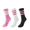 Calcetines Deportivos Largos para Mujer Estampado de Leopardo Estilo Retro de Primavera y Otoño de Moda Combinados con Pantalones de Tiburón Calcetines Deportivos de Tres Rayas
