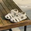 Nuevos Zapatos Birkenstock de Verano 2026 para Niños Sandalias Romanas Retro Versátiles con Calados y Punta Cerrada para Niñas