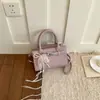 Bolsa de Grande Capacidade Feminina 2026 Novo Estilo Temperamento Retrô Ombro Único Transversal Nicho Moda Simples Para o Trabalho Bolsa de Mão