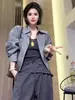 Chaqueta corta a rayas retro estilo francés para mujer, nuevo modelo principios de otoño 2026, top elegante y versátil, juvenil y moderno