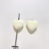 Cuentas acrílicas en forma de corazón moldeadas por inyección, cuentas de corazón de colores sólidos con agujeros rectos, accesorios hechos a mano para bolígrafos de cuentas DIY