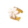 Un Exquisito Anillo con Diseño de Flor de Plumeria de Colores con Goteo de Aceite para Mujer para Uso Diario
