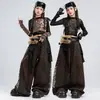 Figurino de dança jazz para meninas, com adornos de strass, lantejoulas, tecido de rede e estampa de leopardo, adequado para apresentações de dança, shows de street dance e desfiles de moda.