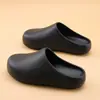 Chinelos Baotou Masculinos 2026 Nova Coleção Primavera/Outono Sapatos Birkenstock Sola Grossa Impermeável Sapatos de Chef Verão Femininos Podem Ser Usados ao Ar Livre