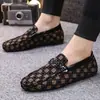 Novos Sapatos Masculinos Estilo Coreano Sapatos Masculinos da Moda Mocas Primavera Sapatos Casuais Sociais Slip-On