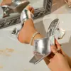 Chinelos de moda transfronteiriços bico quadrado salto alto feminino 2026 Comércio exterior europeu e americano estilo novo de verão temperamento plus size