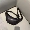 2026 Novo Estilo Bolsa Croissant de Pele de Ovelha Bolsa Transversal Feminina Versátil Bolsa de Ombro Moda Atacado