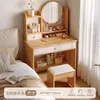 Penteadeira para Apartamentos Pequenos, Mesa de Maquiagem Simples para Quartos Pequenos, Modelo Moderno Minimalista 2026, Integrada com Mesa de Cabeceira do Quarto Principal