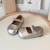 Zapatos Pequeños de Cuero Estilo Retro Francés 2026 Nueva Temporada Primavera/Otoño Versión Coreana Zapatos de Princesa con Pedrería para Niñas Suela Suave Zapatos Individuales para Combinar con Faldas