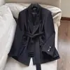 Primavera de 2026 Novo Estilo Lã Elegante Casual Cinto Emagrecedor Jaqueta Blazer para Mulheres Atacado B1Bw9719
