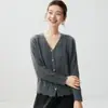 Cardigan de cashmere levemente luxuoso, minimalista, com trama aberta e arejada para mulheres, gola V, estilo descontraído, suéter de tricô que rejuvenesce, peça externa, top feminino