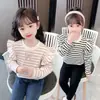 Camisetas para Niñas Primavera y Otoño 2026 Mangas Volantes Bebés Niños Pequeños Rayadas Manga Larga Nueva Camiseta Interior para Niños