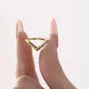 Anillo de acero inoxidable Xinyixin con forma de V, circonita 5A, apertura lateral, ajustable, para mujer, no se decolora
