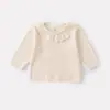 Conjunto de dos piezas para niñas: top casual simple con cuello de encaje y pantalones de tirantes a cuadros elegantes de otoño