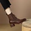 Botines de tobillo nuevos estilo británico 2026, puntera fina, versátiles, con cordones, forrados de felpa, tacón alto grueso, estilo retro francés Martin boots para mujer