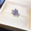 Anillo de Uva Pudín de Zirconia Estilo Ins Coreano Diseño Exquisito Anillo para Dedo Índice de Nicho Pendientes Versátiles de Lujo Ligero para Mujeres
