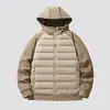 Chaqueta Ligera de Plumas para Hombre 2025 Invierno Nueva Empalme Tejido con Capucha Pareja Versátil Tendencia Casual Cálida