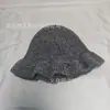 Gorro de punto de color liso para mujer, estilo coreano, con borde de pétalos, para otoño e invierno, moderno, versátil, transpirable, lindo y estiliza el rostro