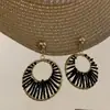 ¡De moda! Pendientes de Borlas de Carey Oscuro para Mujer 2025 Otoño e Invierno Nuevos Pendientes de Gama Alta Diseño Pendientes de Aro
