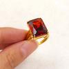 Anillo francés retro rojo blanco circón grande venta caliente transfronteriza acero inoxidable europeo y americano exagerado compromiso lujo ligero anillo femenino
