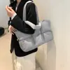 2026 Nuevo Lindo Gran Capacidad Bolsa Acolchada Suave Cálida Estilo Europeo y Americano Bolsa Cuadrada Bolsa de Chaqueta de Plumas para Mujer Comercio Exterior
