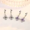 Pendientes de Diamante Flor de la Suerte Trébol de Cuatro Hojas Pendientes Elegantes de Moda Lujo Accesible Gama Alta Exquisitos Pendientes Versátiles Pendientes