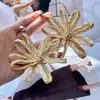 Pendientes Huecos de Flor Estilo Vacaciones, Pendientes de Paja Dulces y Simples de Verano, Pendientes de Temperamento Frescos y Elegantes al por Mayor