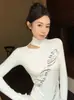 Camiseta Branca de Gola Alta com Recorte e Manga Longa para Mulheres no Outono com Estampa de Letras Camisa para Camadas Internas Top de Veludo Quente Espessado